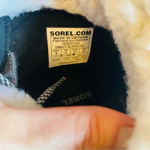 Sorel Explorer Carnival Waterproof Winter Boots - Women's Size 6 - Picture 6 of 6